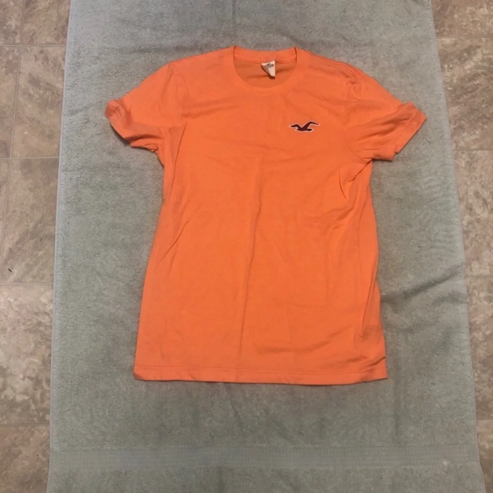 Hollister Men's Bright Orange Tee - Picture 1 of 2